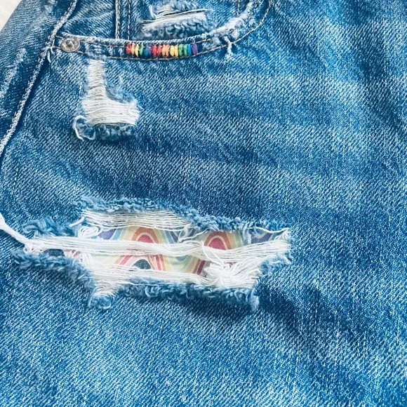 NWT American Eagle Highest Rise Sz 4 Baggy Embroidery Women’s Shorts - Picture 4 of 13